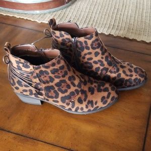🐆Pierre Dumas Cheetah Booties Sz 8